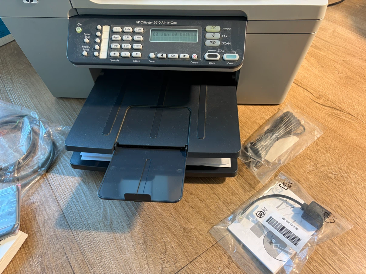 HP Officejet 5610 All-in-One Printer - photo 2