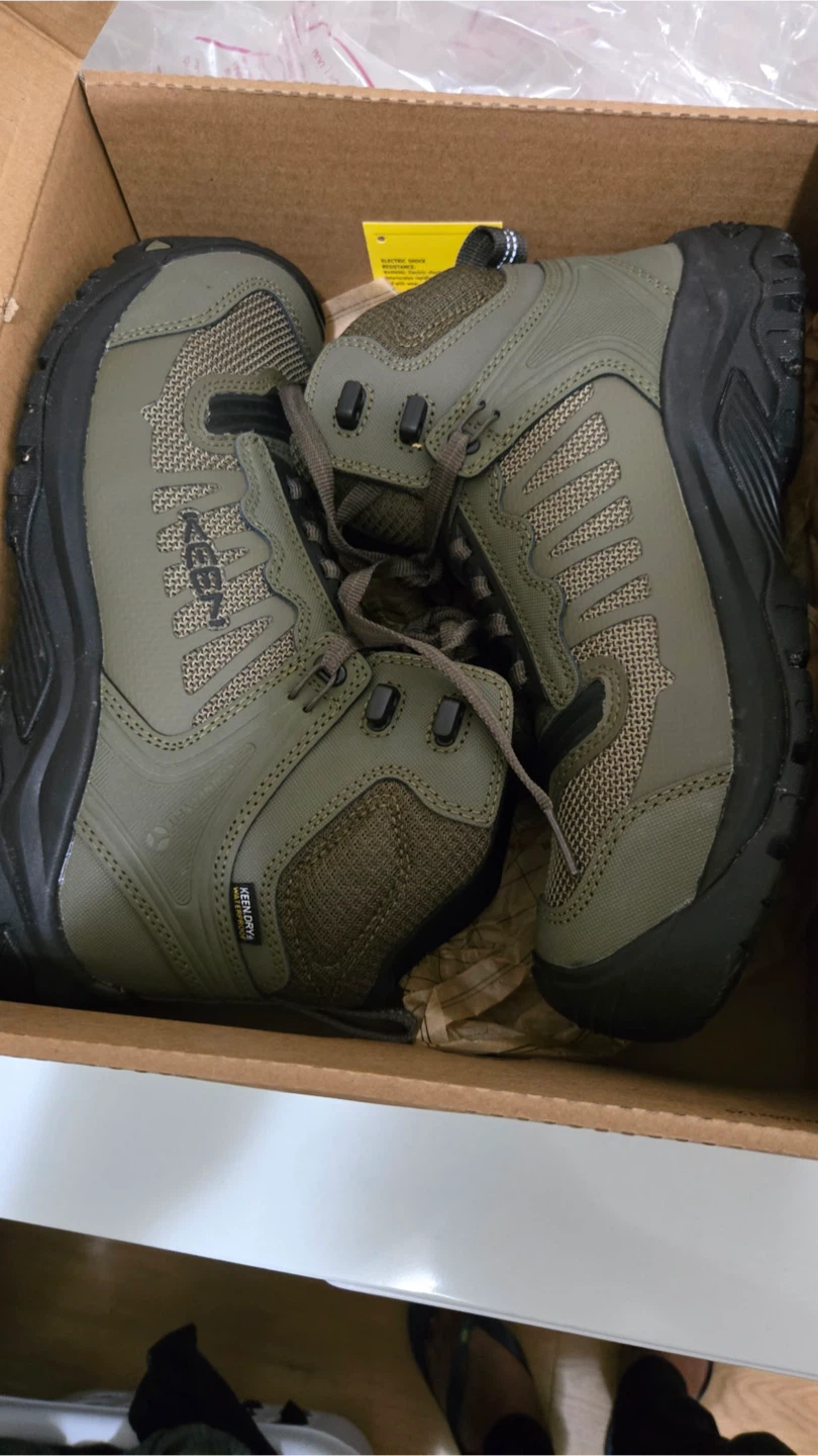 Keen Utility Reno Mid Hiker Boots Size 8.