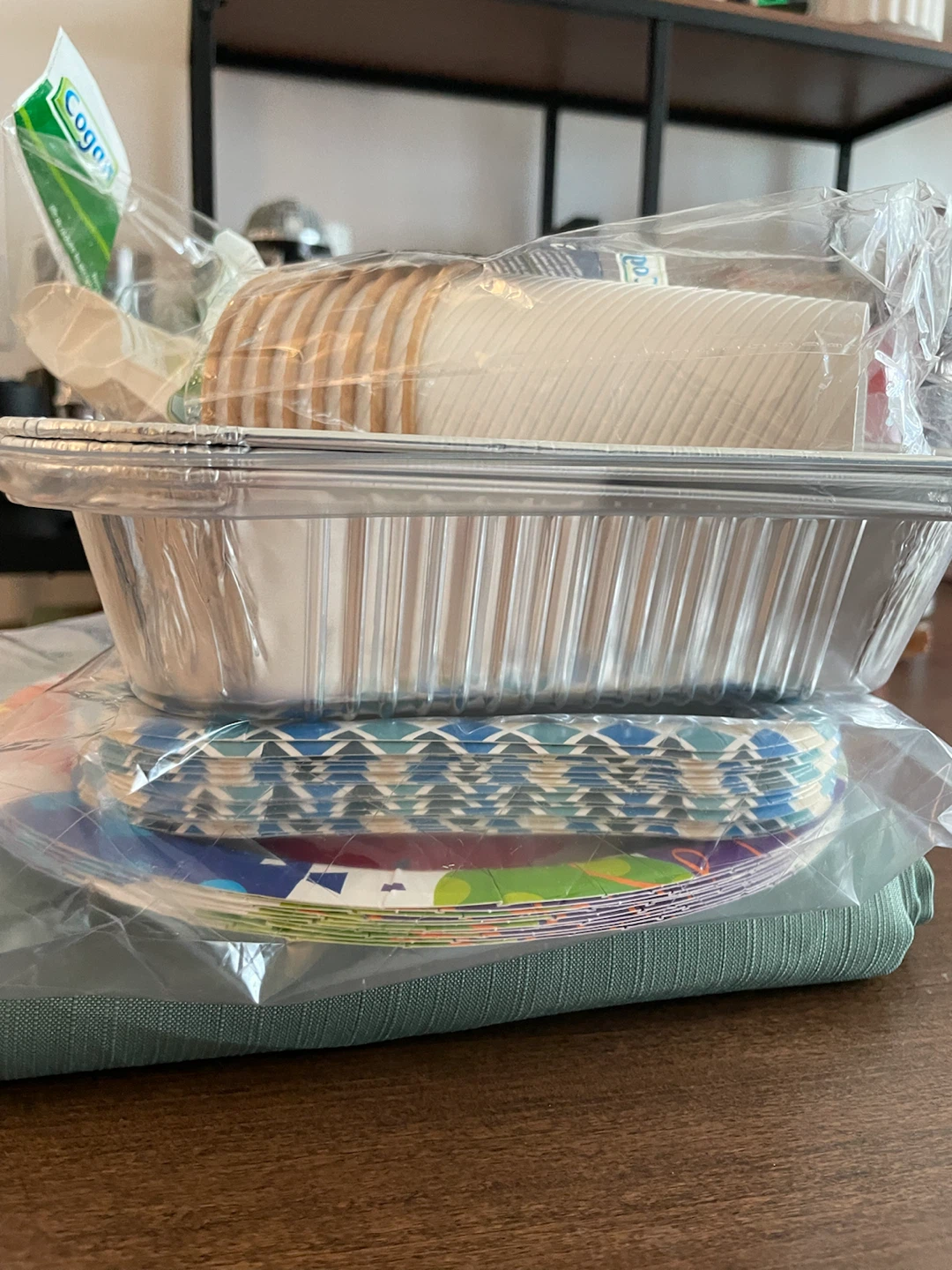 Disposable Party Supplies Bundle - photo 2