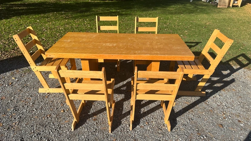 Vintage Oak Dining Table & 6 Matching Chairs (CAN DELIVER)