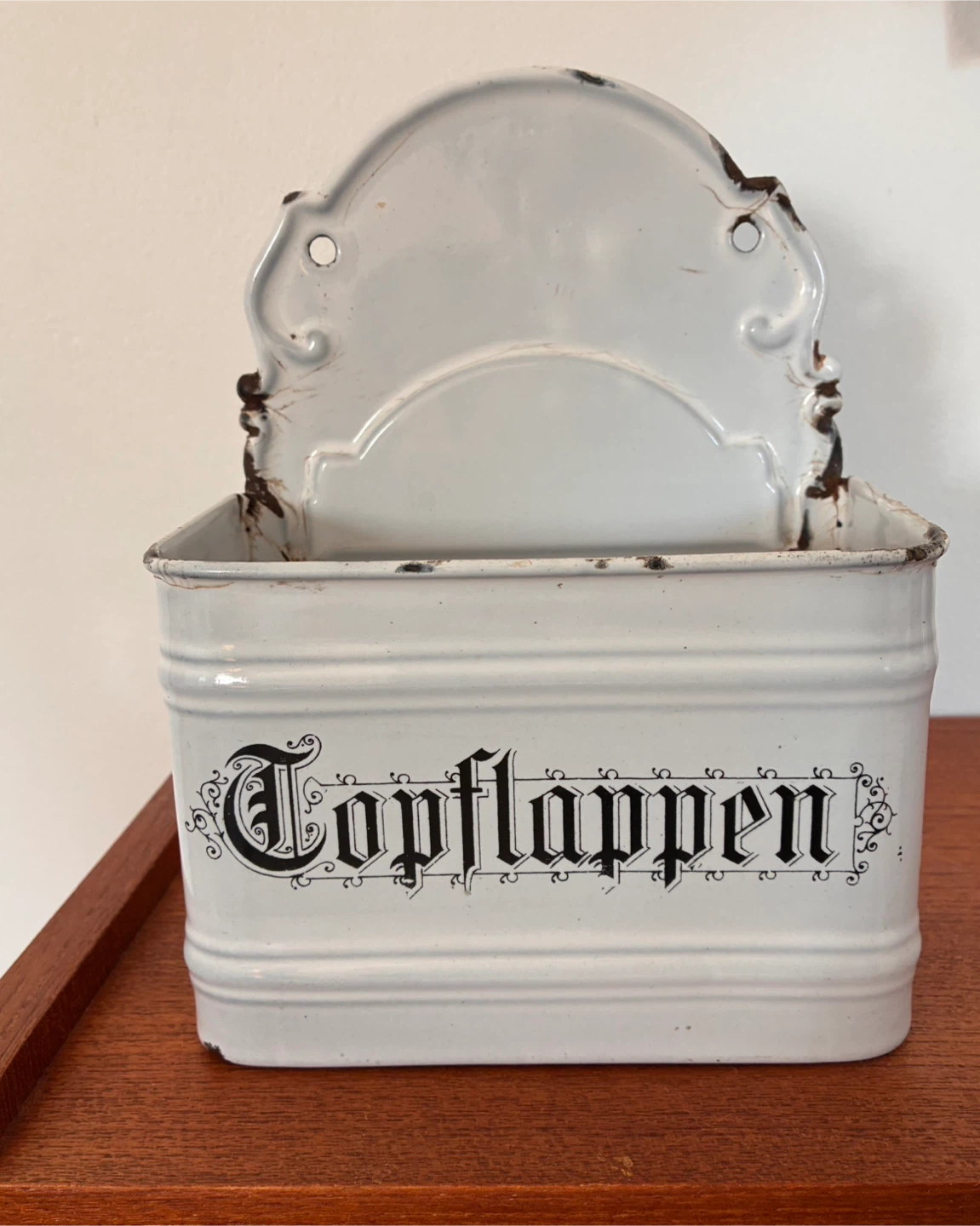 Antique enamel German wall mounted potholder bin - photo 2