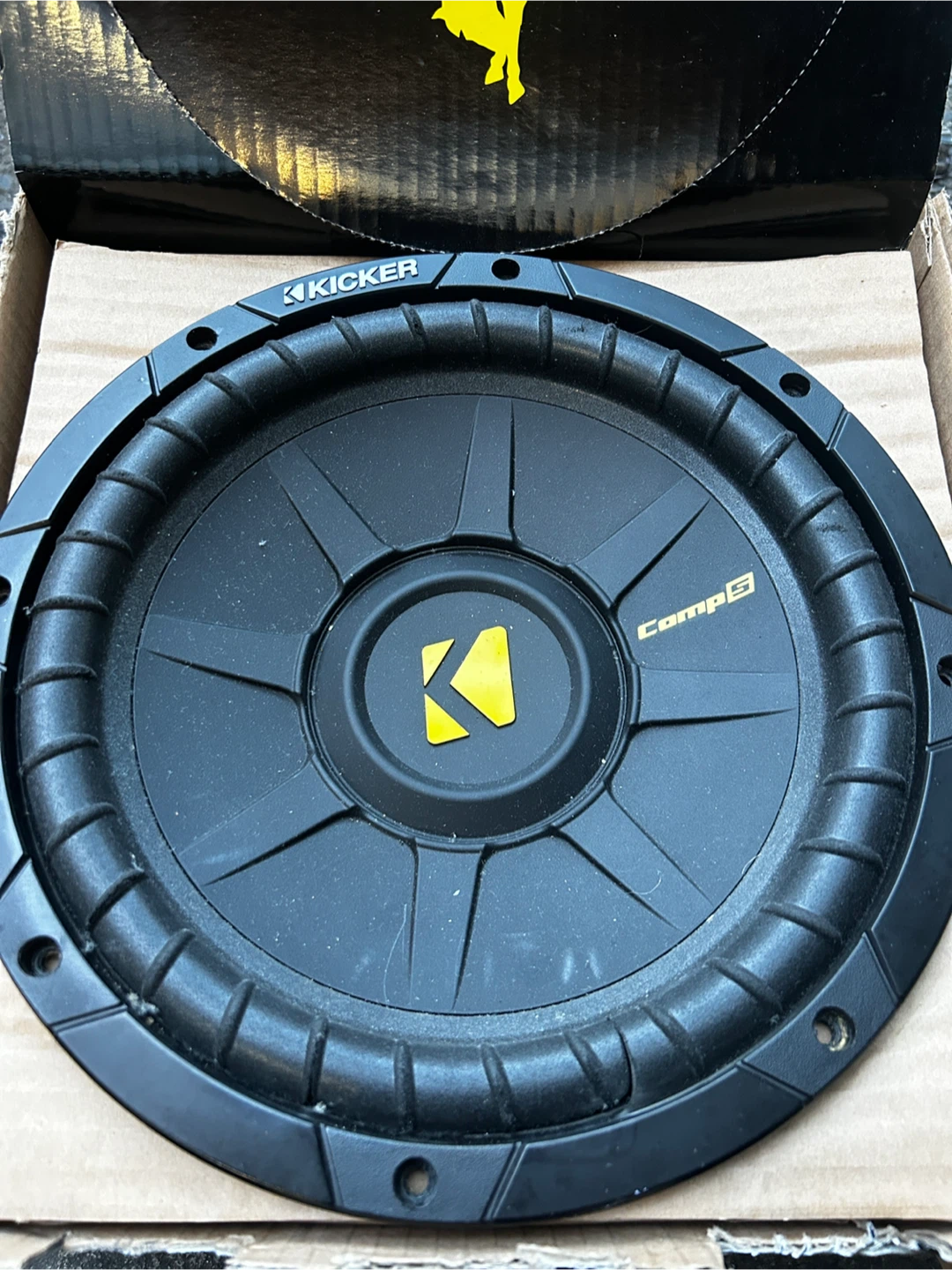 Kicker 10” subwoofer