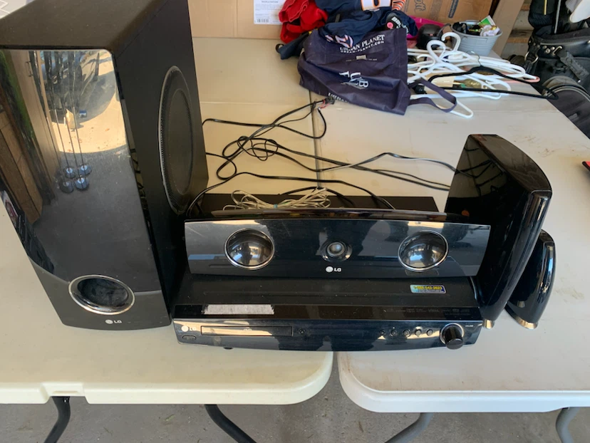 LG Home Theatre System - photo 2