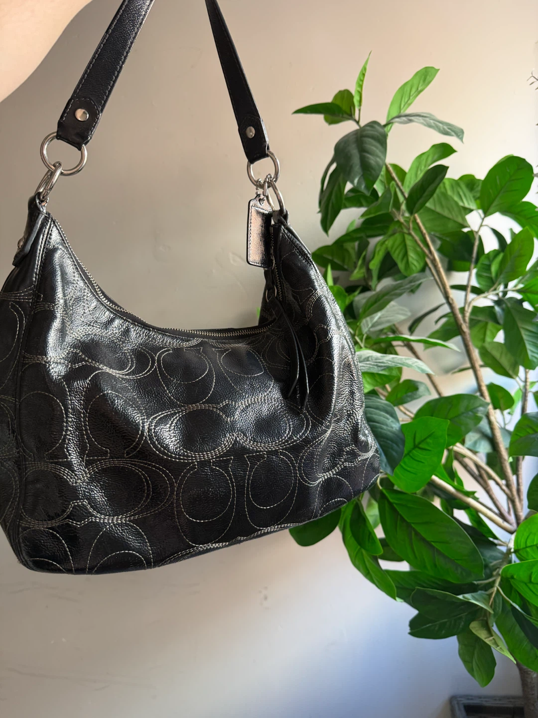 Coach Signature Stitched Black Patent Leather Hobo Bag - photo 2
