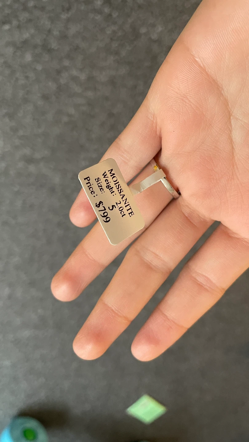 $250 obo 2.0ct Moissanite Ring Size 5 - photo 3