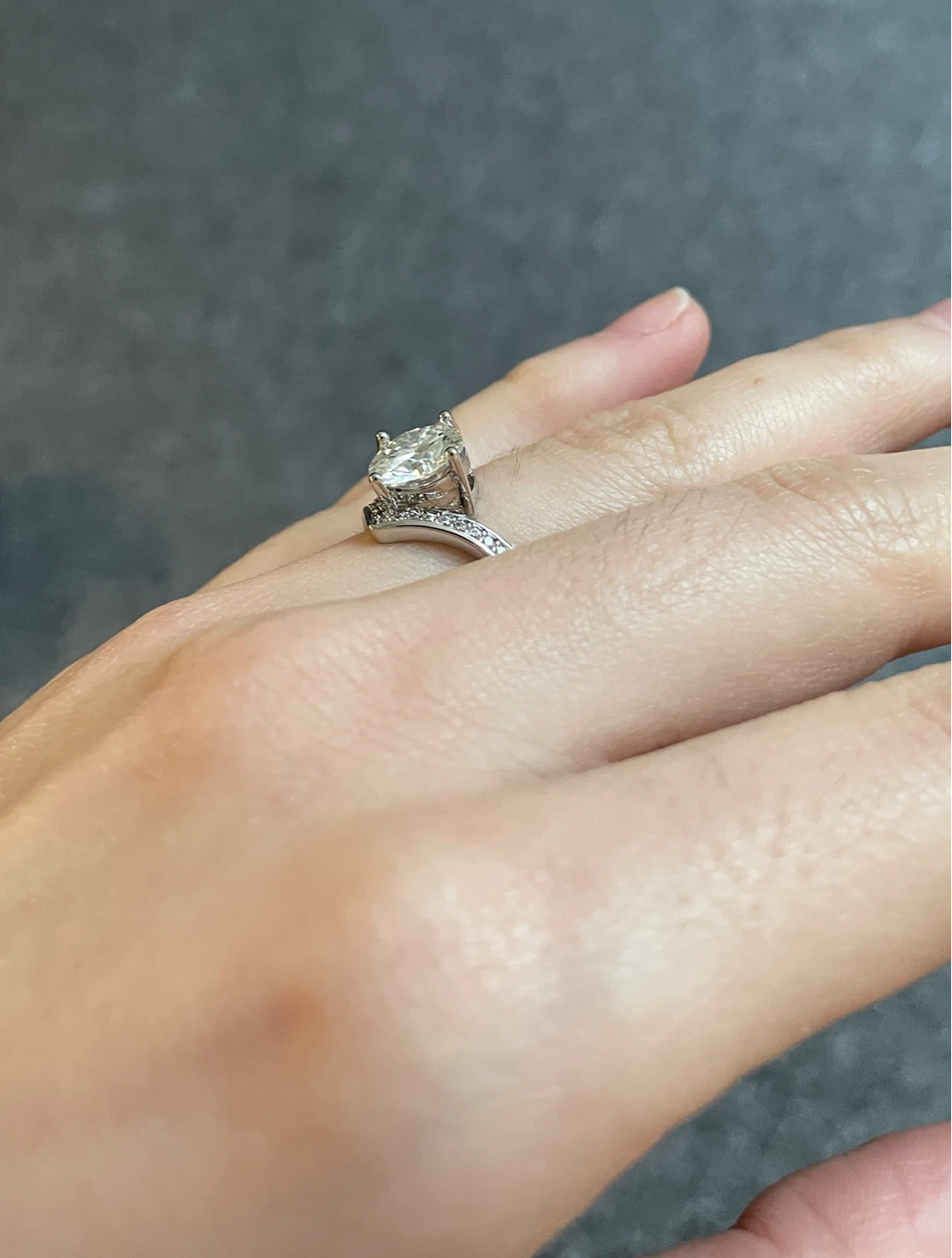 $250 obo 2.0ct Moissanite Ring Size 5 - photo 2