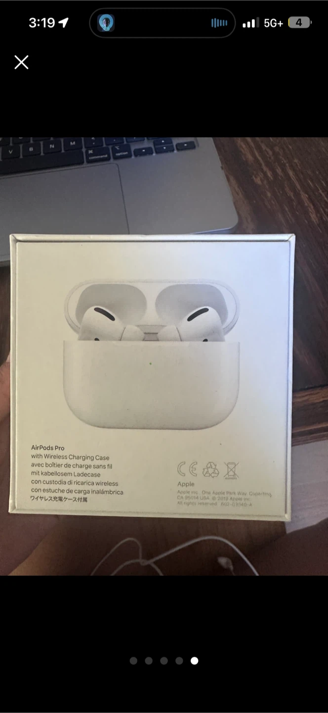Apple AirPods Pro with Wireless Charging Case - photo 5