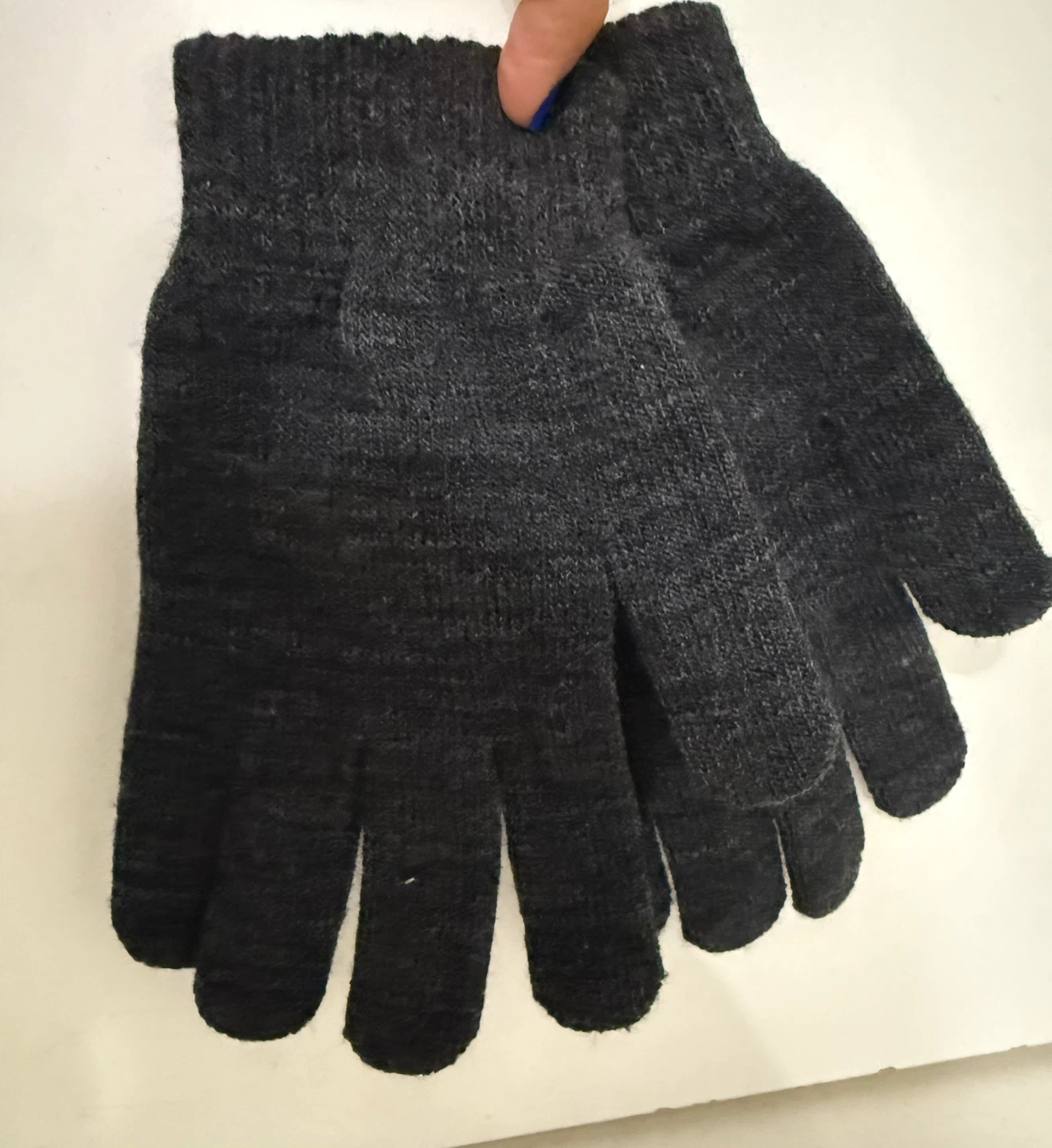 Dark grey knit gloves