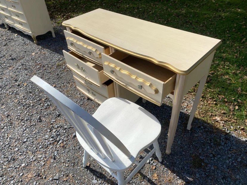 Vintage Bonnet by Sears French Vanity Desk & Chair (CAN DELIVER) - photo 3