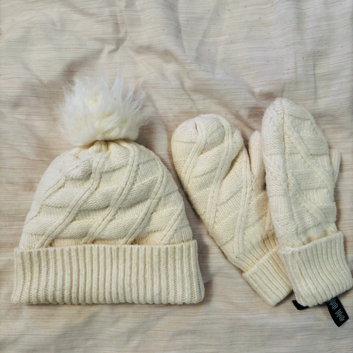 Love & Lore Winter Hat and Mittens Set - photo 2