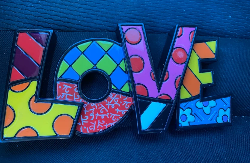 Romero Britto LOVE Word Figurine - photo 2