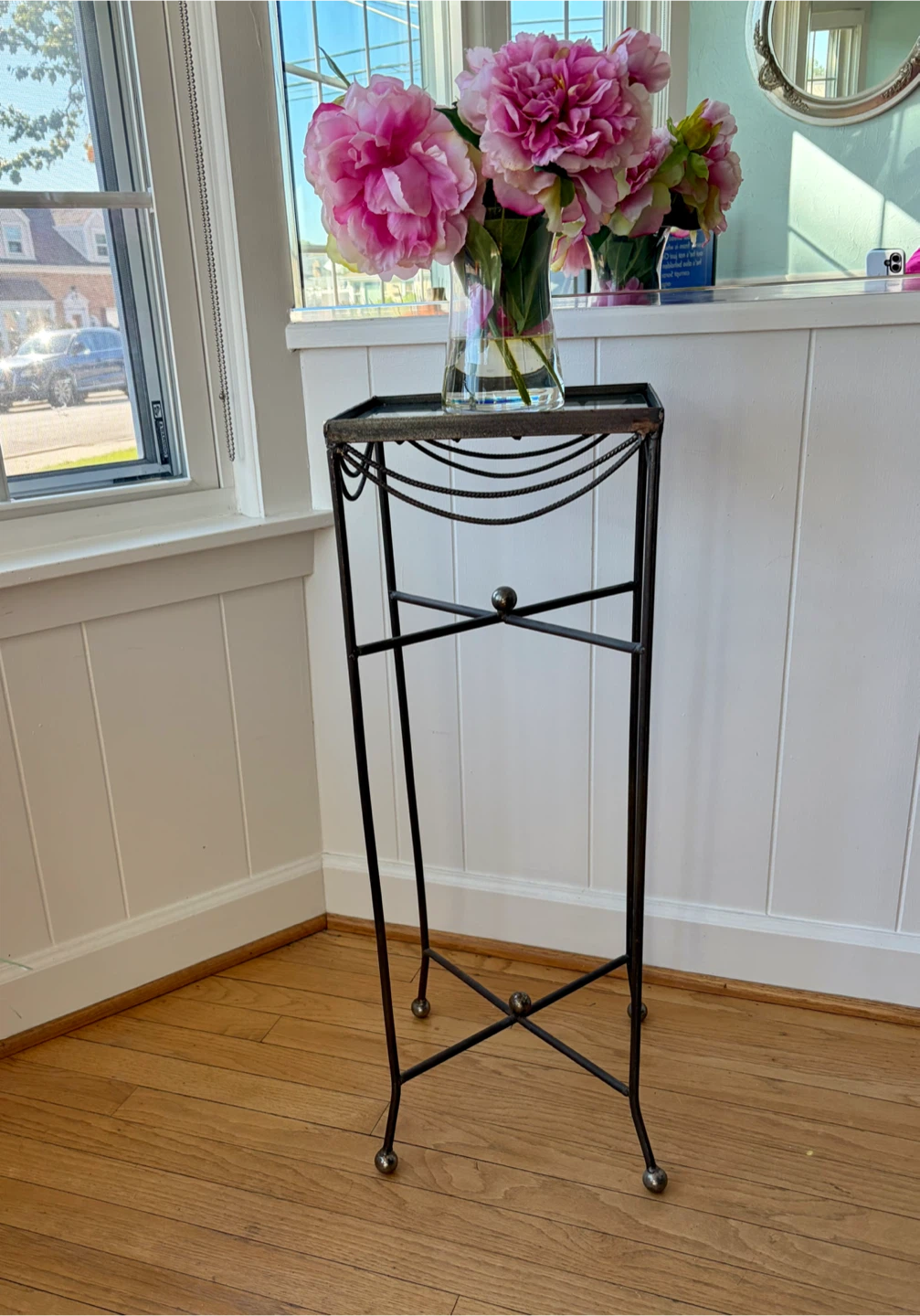 LOVELY TALL FLOWER/PLANT STAND