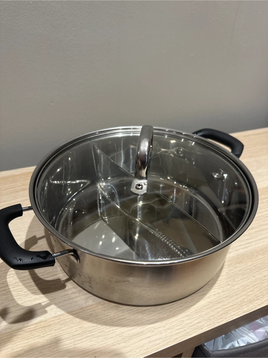 Stainless Steel Split Hot Pot with Glass Lid