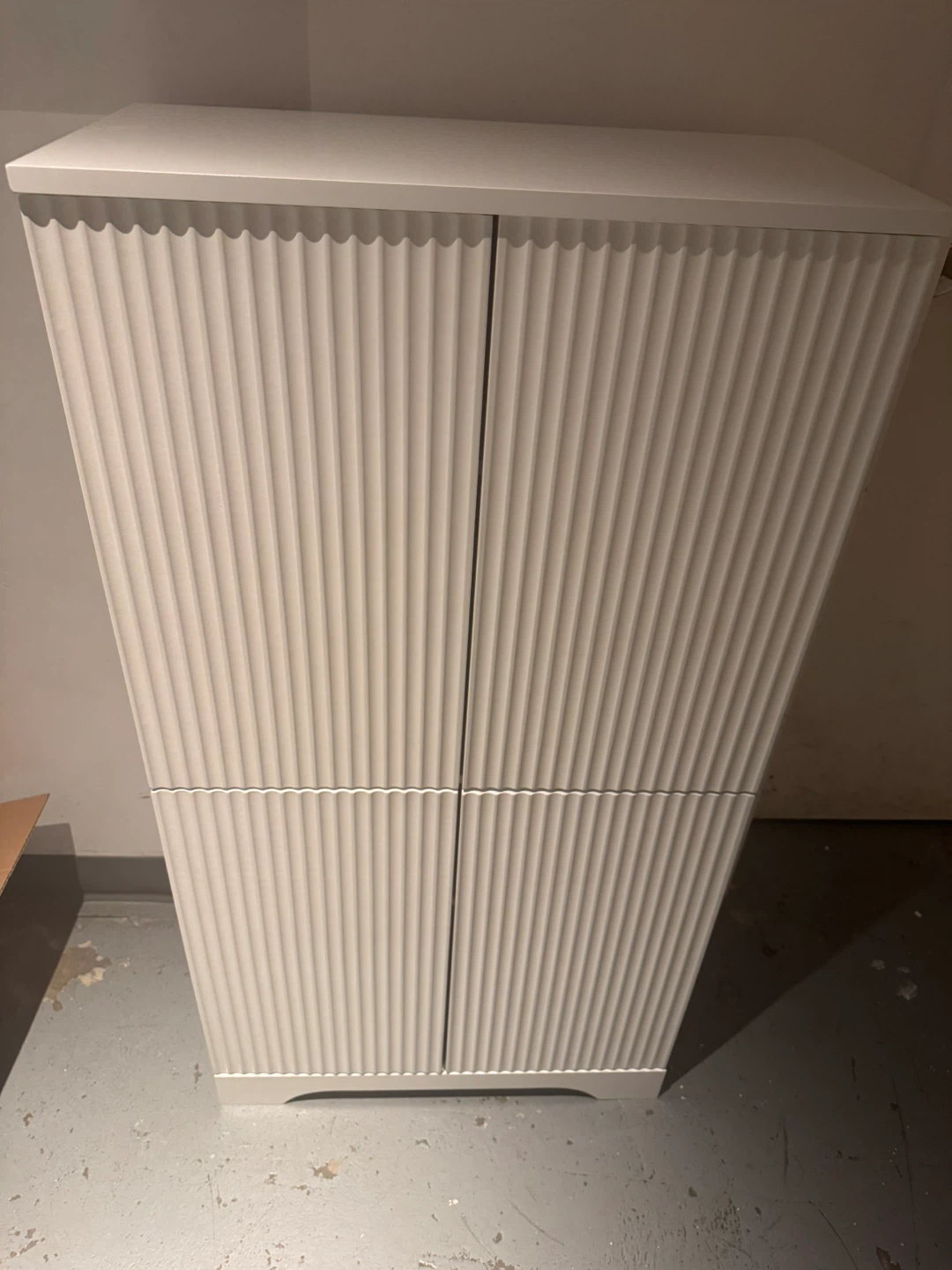 Modern White Fluted Door Cabinet - photo 2