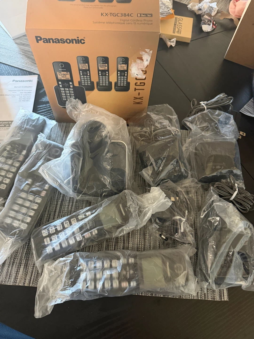Panasonic DECT 6.0 Cordless Phone System (4 Handsets) - photo 4