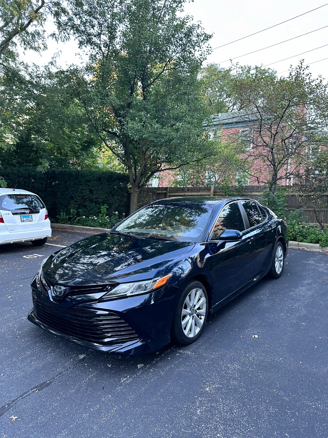 2019 Toyota Camry LE - photo 2