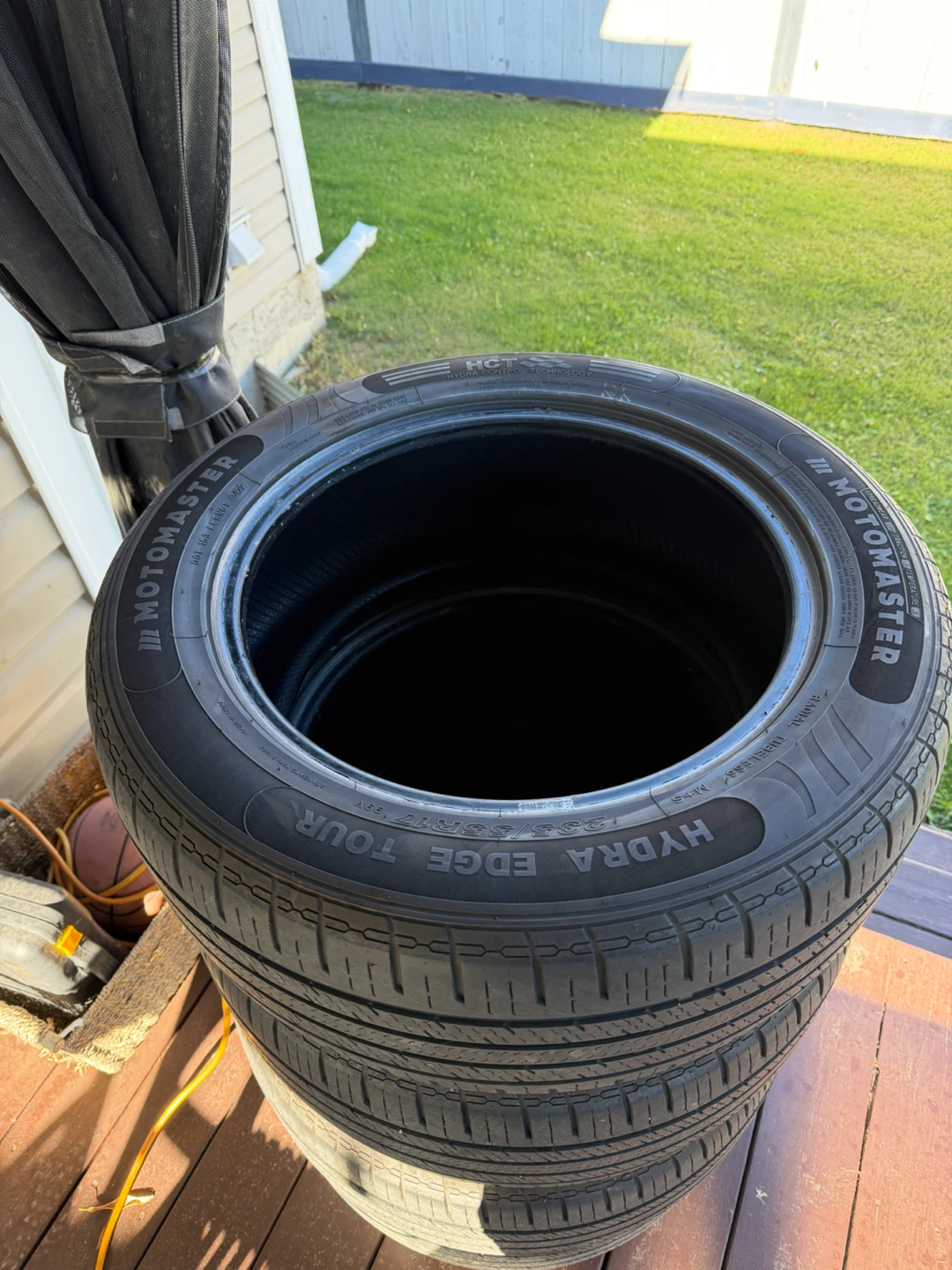 4 Motomaster Hydra Edge Tour Tires 235/55R17