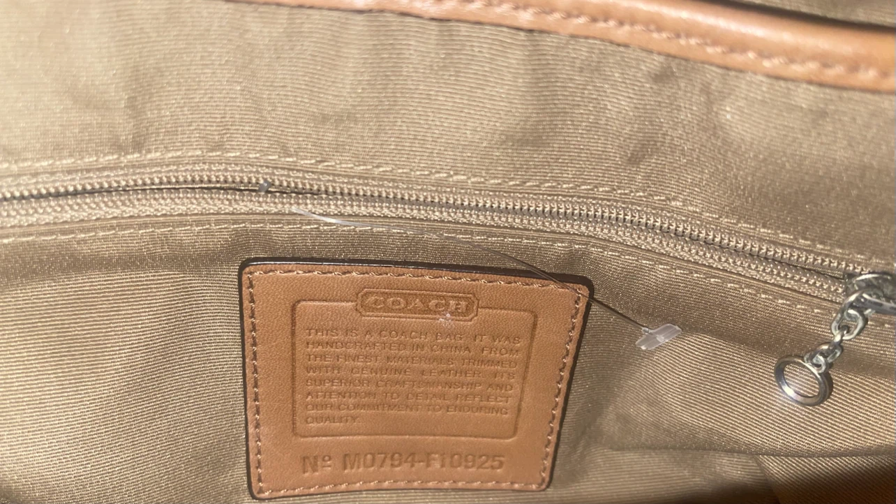Vintage Coach Soho Hobo Signature Shoulder Bag like new - photo 4