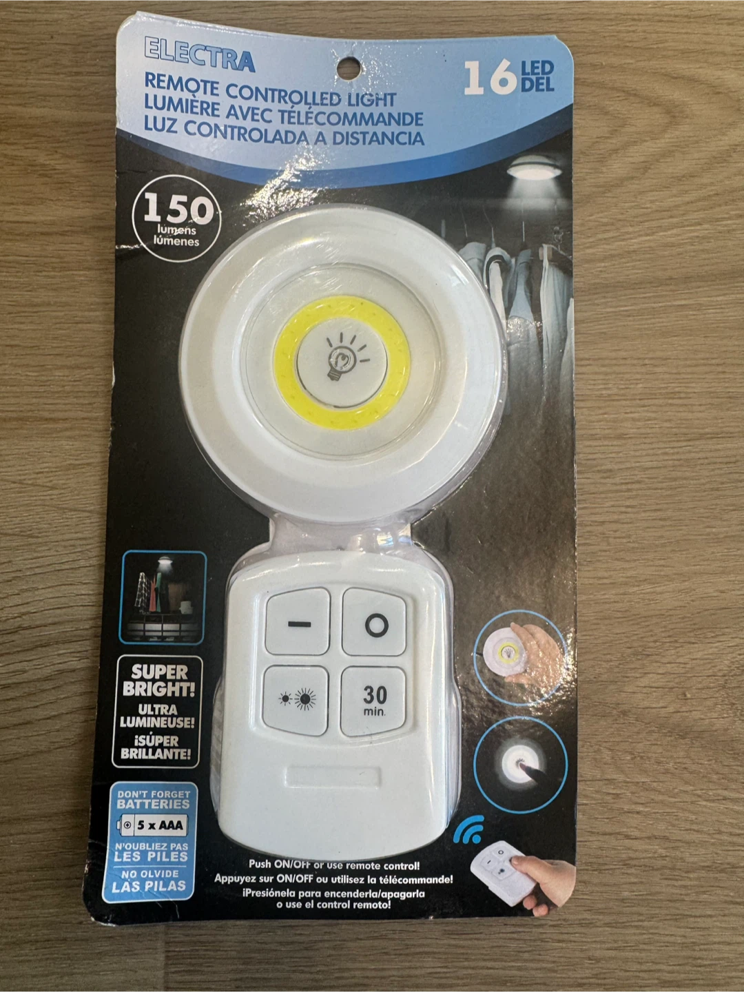 Electra LED Closet Light + Remote - 150 lums - Battery Operated