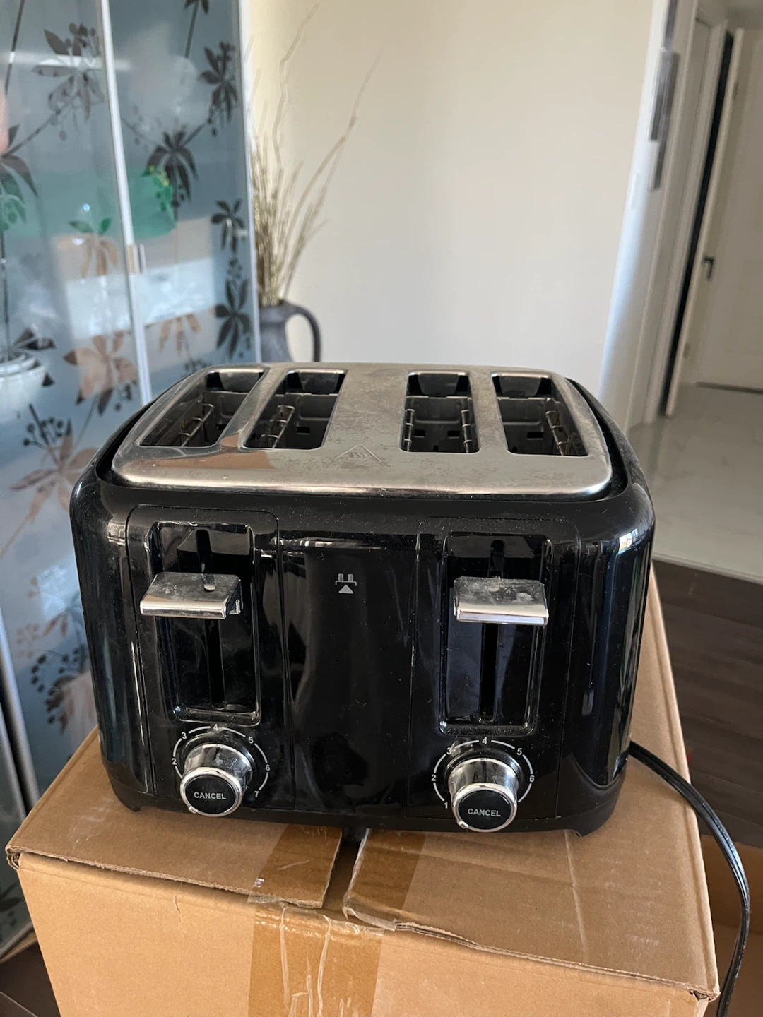 Hamilton Beach 4-Slice Toaster - photo 2