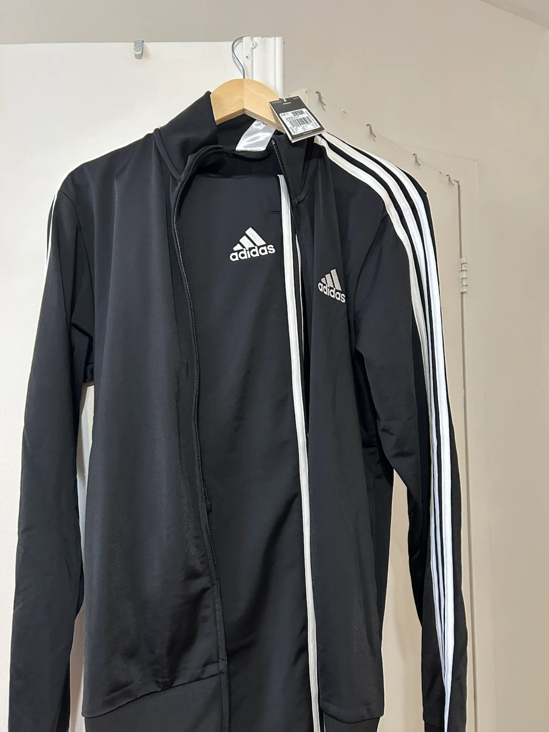 Brand new Adidas Men’s tracksuit