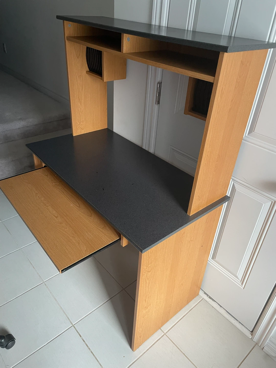 Computer Desk with Hutch - photo 2