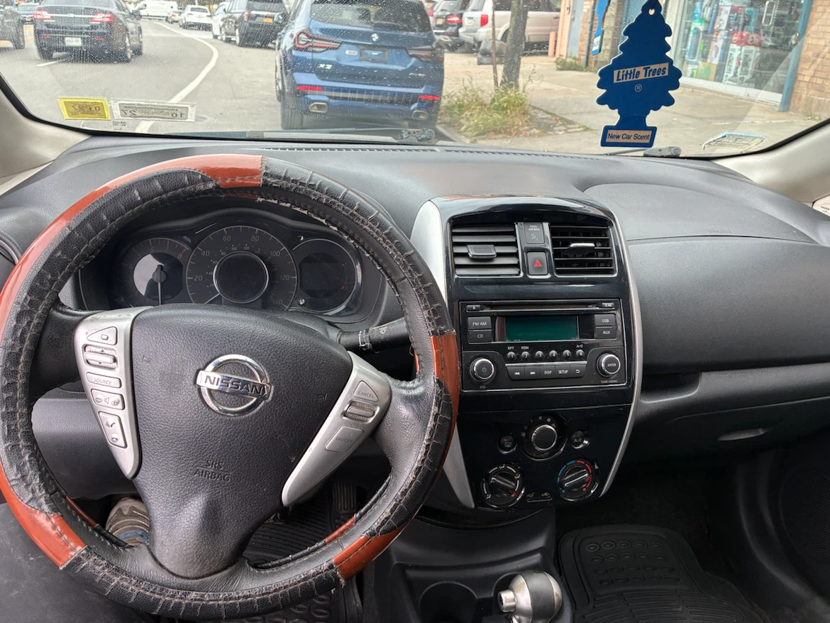Red Nissan Versa Note - photo 2