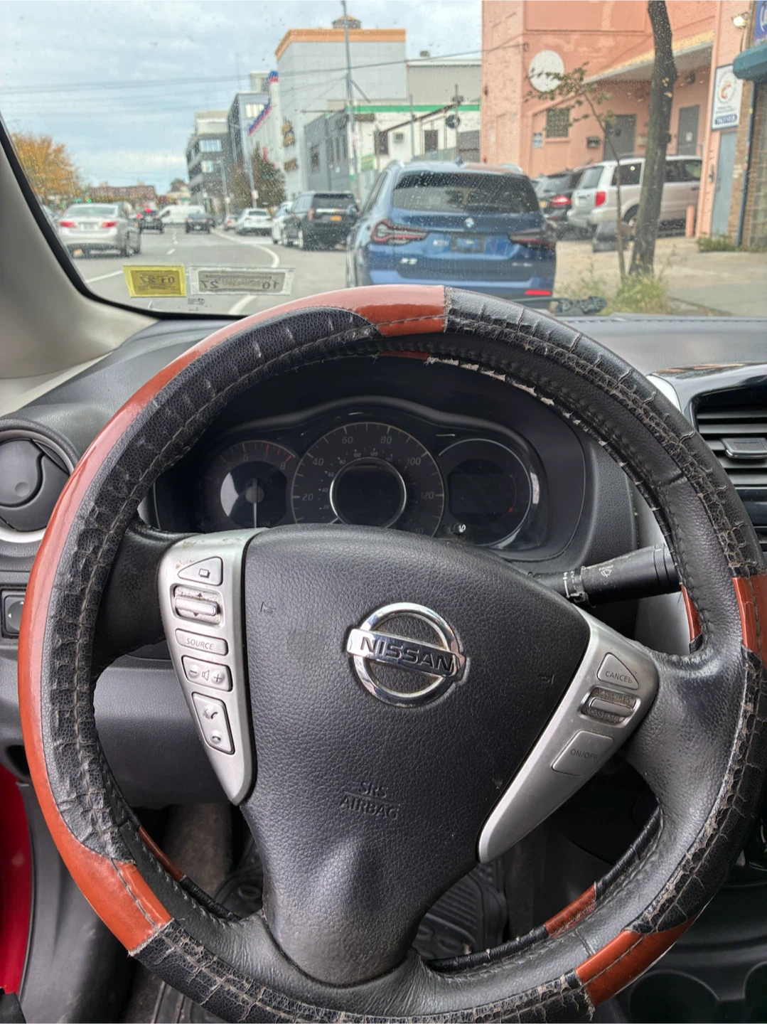 Red Nissan Versa Note - photo 3
