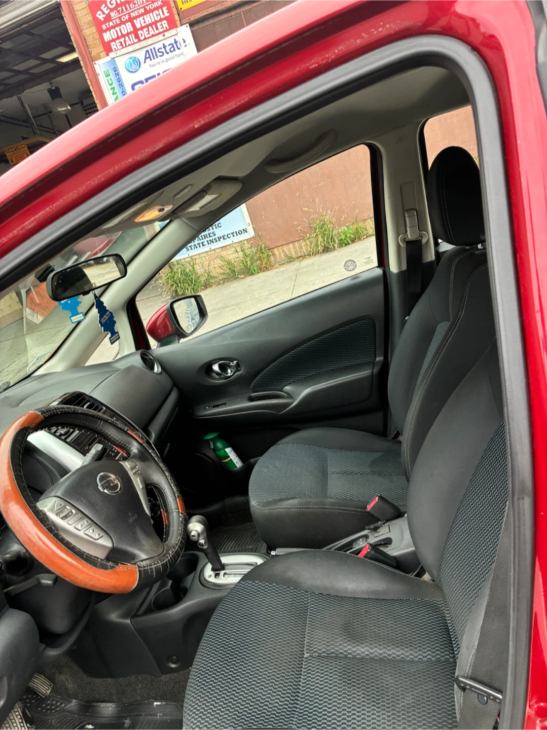 Red Nissan Versa Note - photo 5