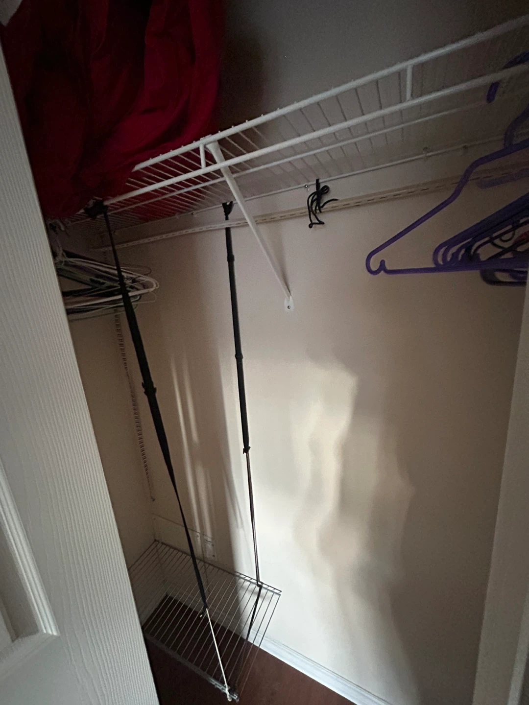 Roommate needed in sunny house by Metrotown/Burnaby - photo 3