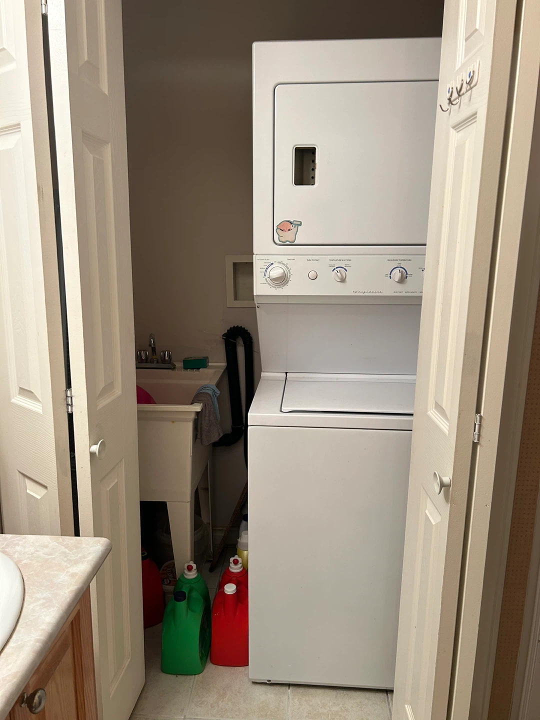 Roommate needed in sunny house by Metrotown/Burnaby - photo 5