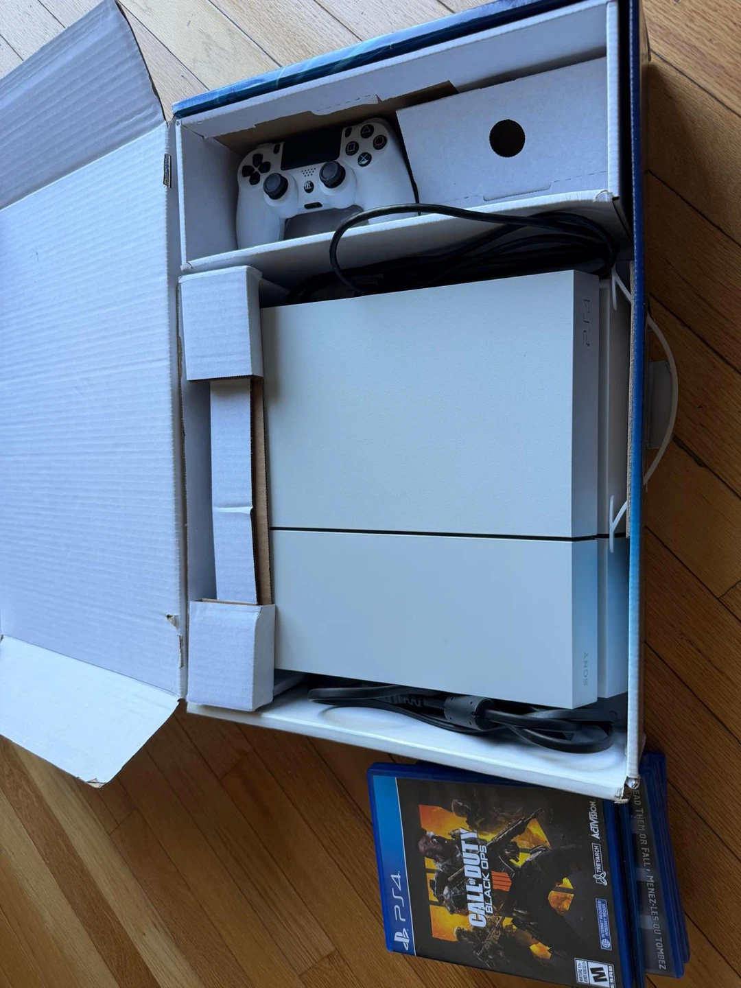 Sony PlayStation 4 Glacier White Console Bundle