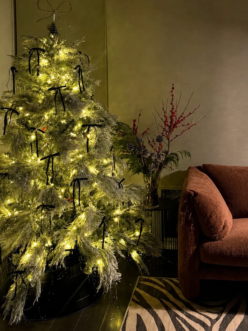 6ft Pre-Lit Flocked Christmas Tree