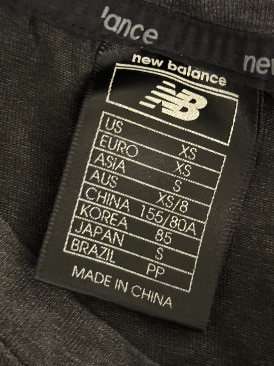 New Balance women's t-shirt size XS - photo 3