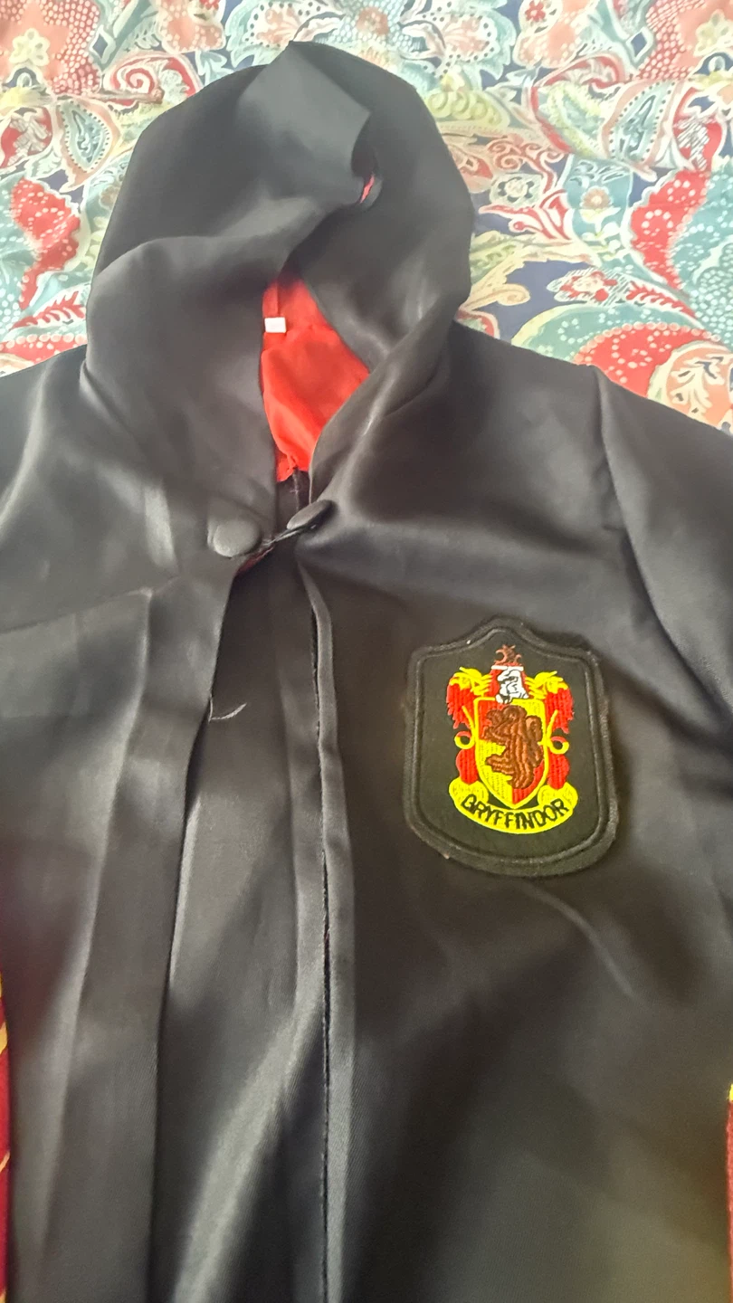 Halloween: Gryffindor Costume Set: Robe, Scarf, and Tie - photo 3