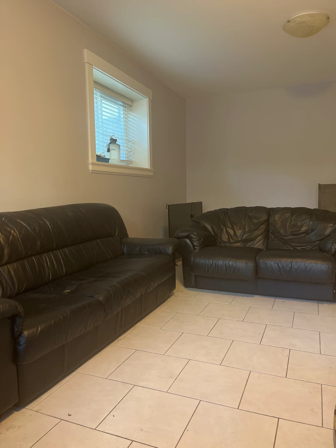 Couches with 50” tv - photo 5