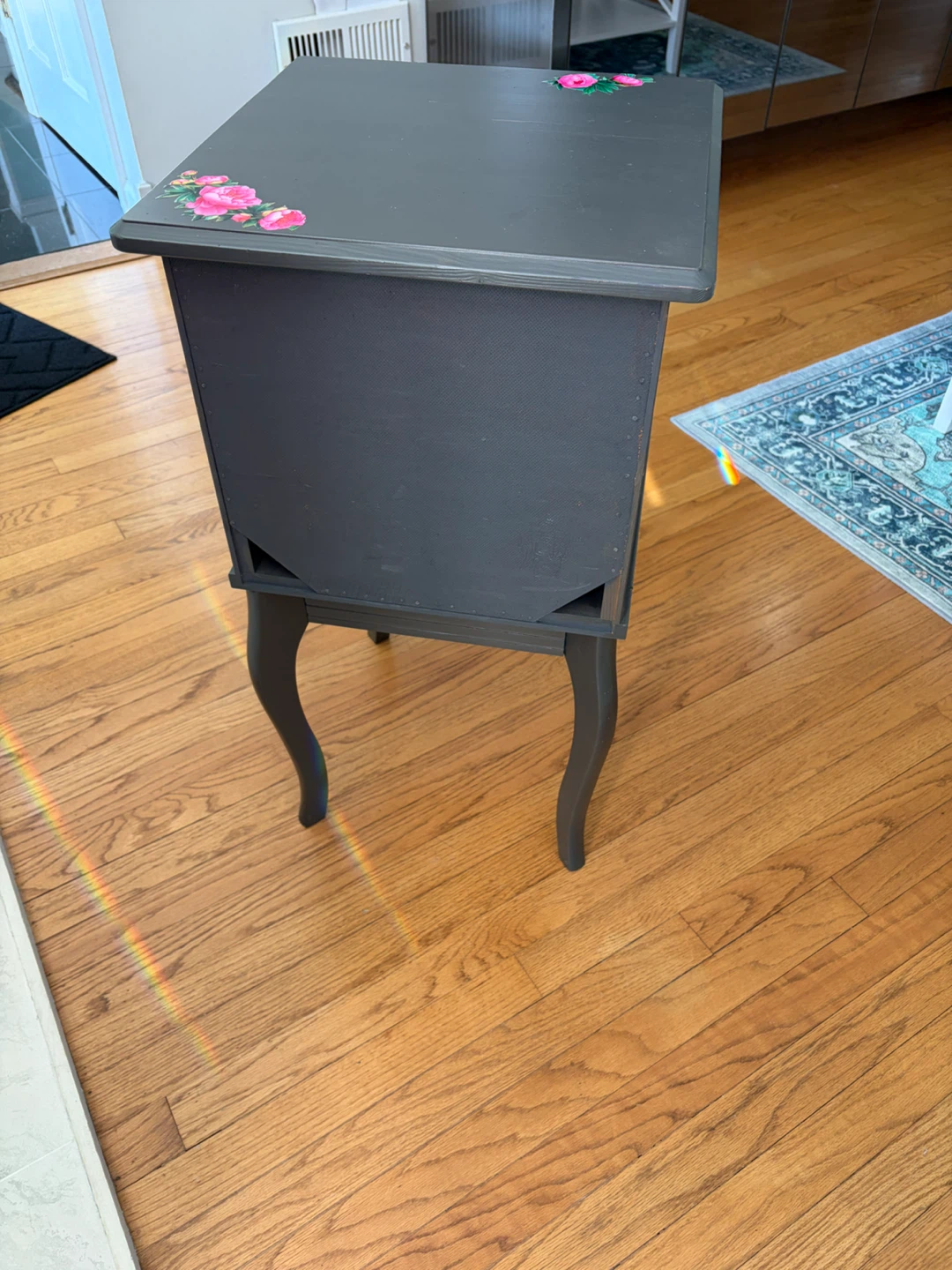 CUTE WOODEN SIDE TABLE - photo 4