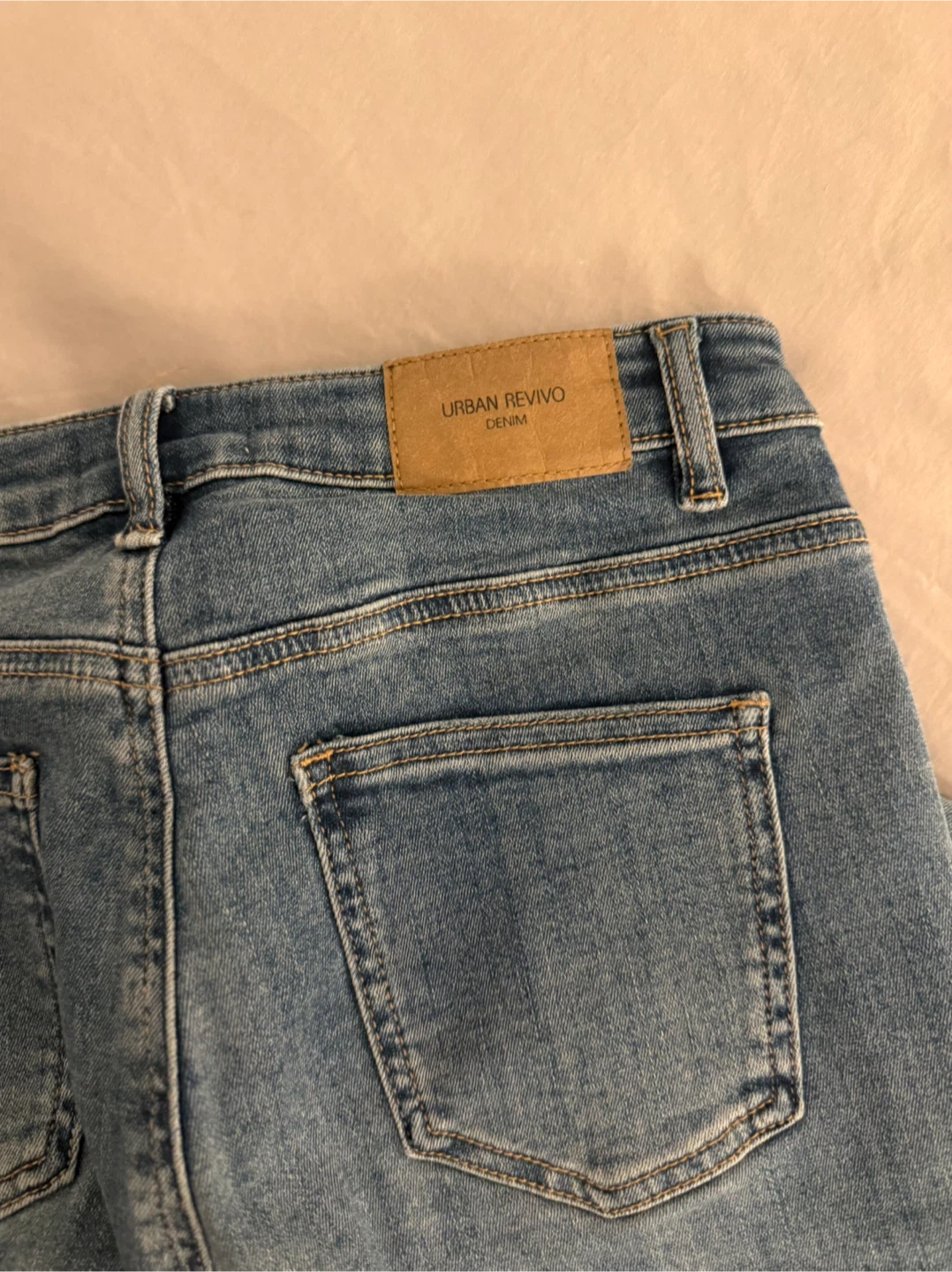 Urban Revivo Split-Hem Jeans and Levis jeans - photo 3