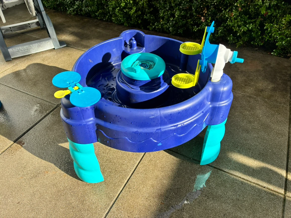 Little Tikes Water Table - photo 2
