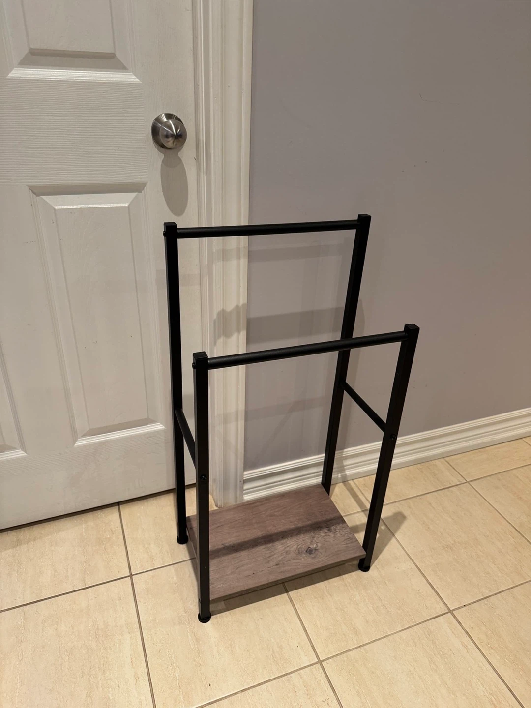 Black Metal Towel and Blanket Stand