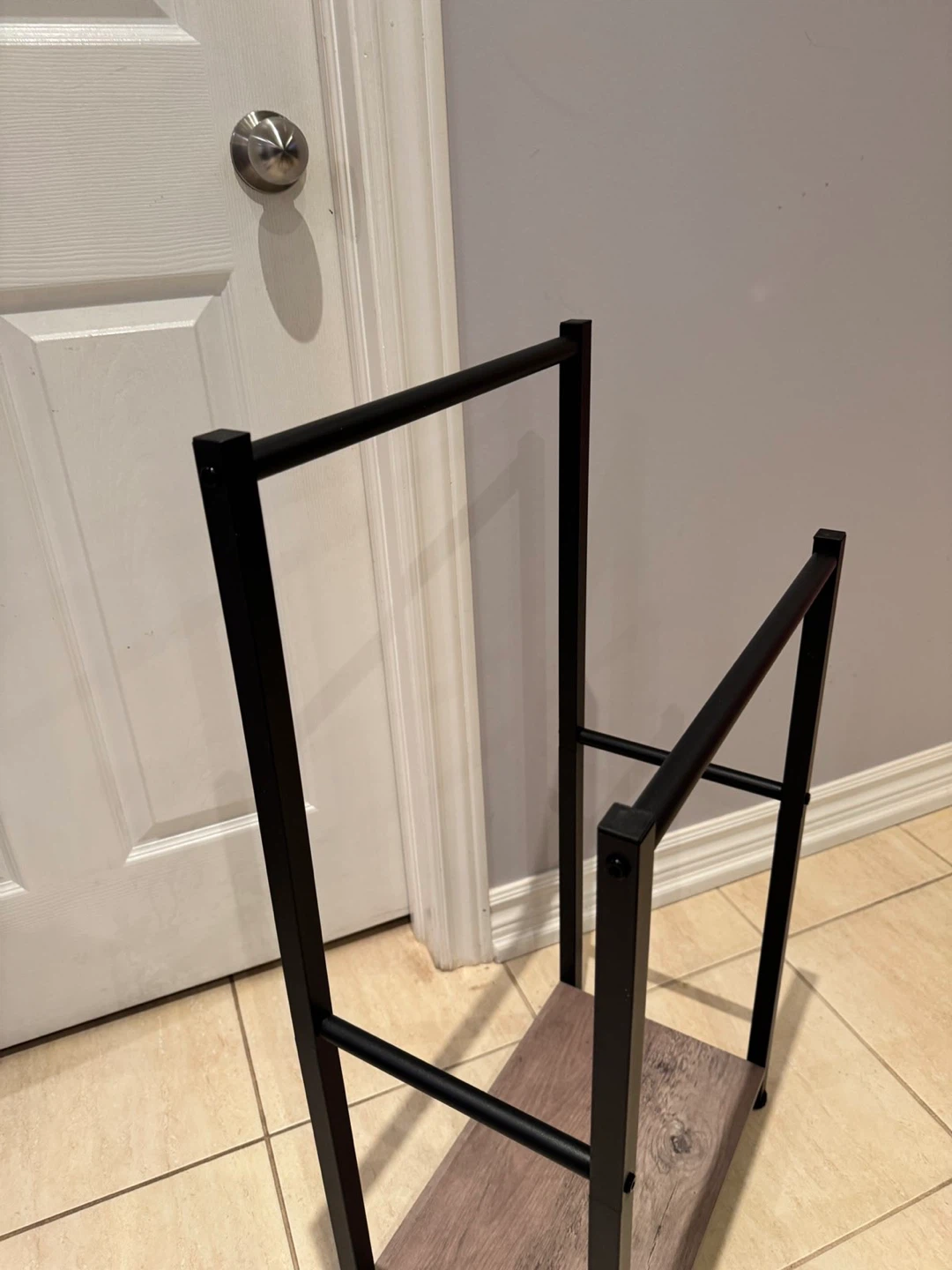 Black Metal Towel and Blanket Stand - photo 2