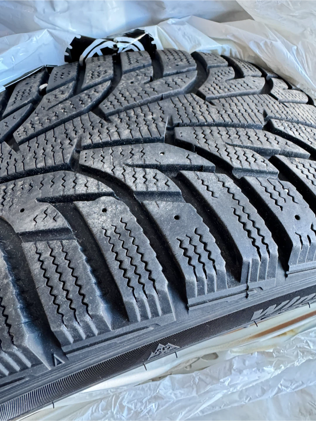 Hankook Winter i*Pike RS Tires with Mercedes Replica Rims - photo 5