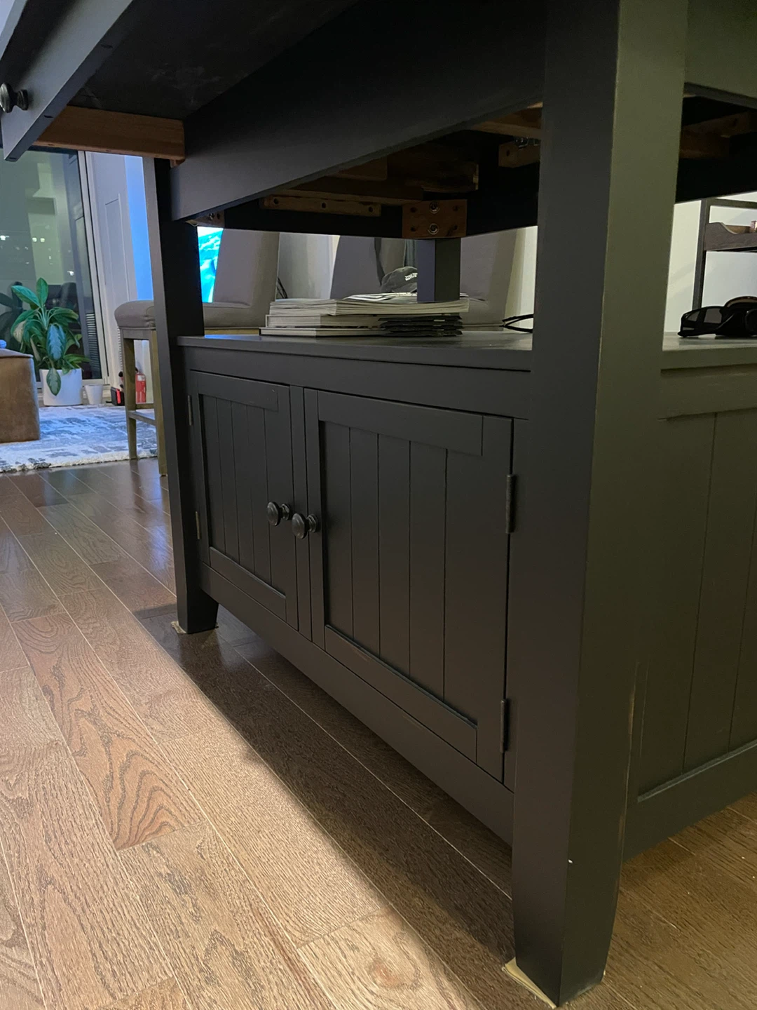 Urban Barn Extendable Table - photo 4