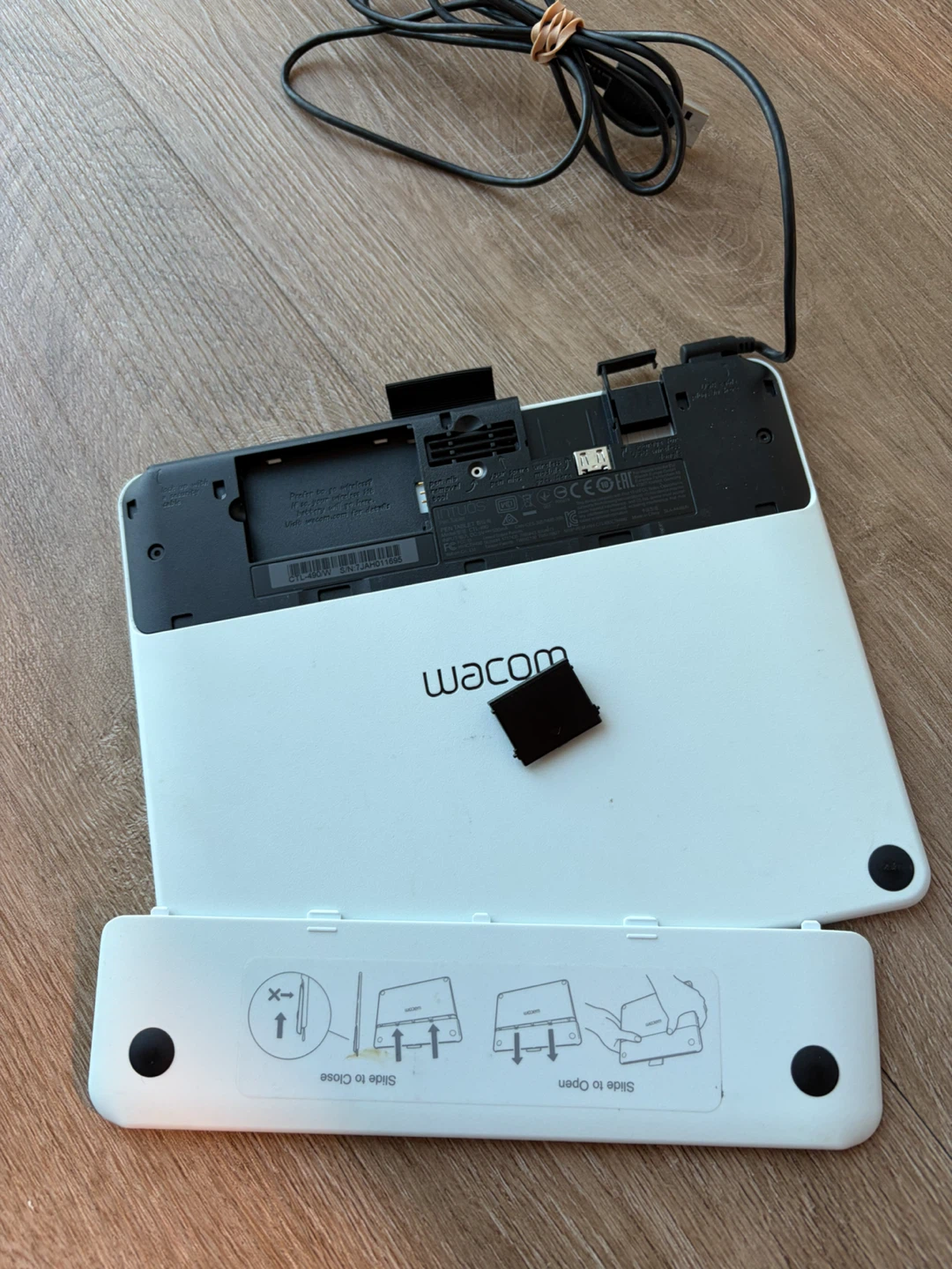 Wacom Intuos CTL-490W Graphics Tablet - photo 4