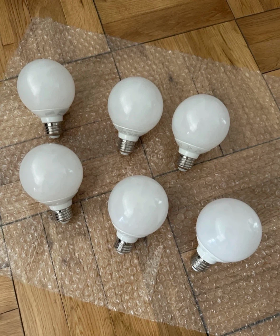 (New) Vanity LED Light Bulbs (Set of 6) - Warm light 5W 3000K