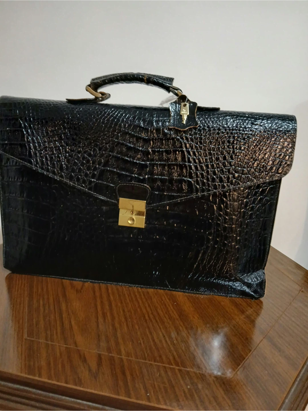 Retro genuine Italian leather briefcase with lock and key