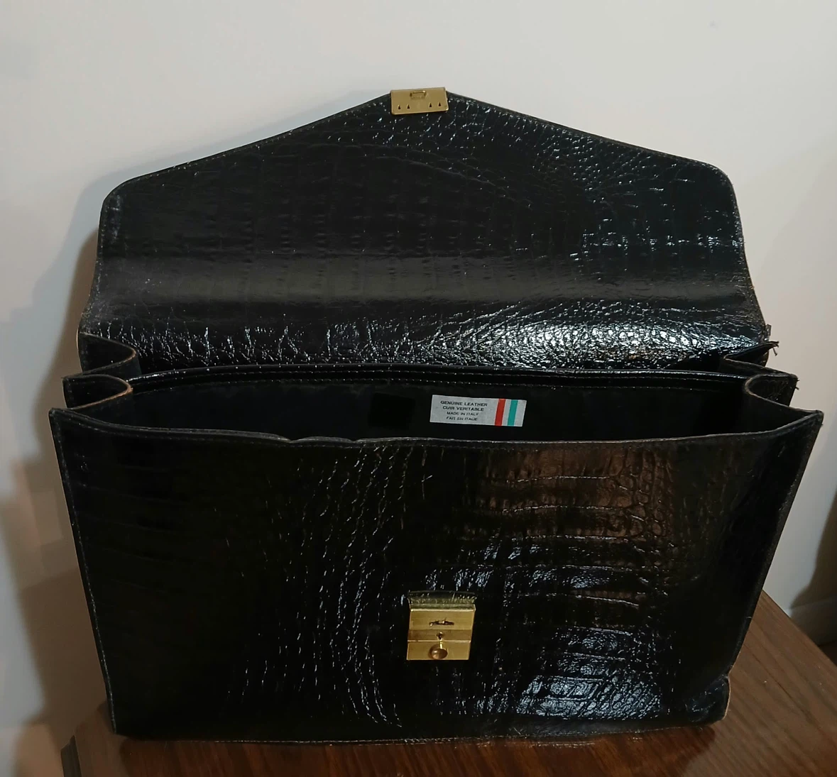 Retro genuine Italian leather briefcase with lock and key - photo 2