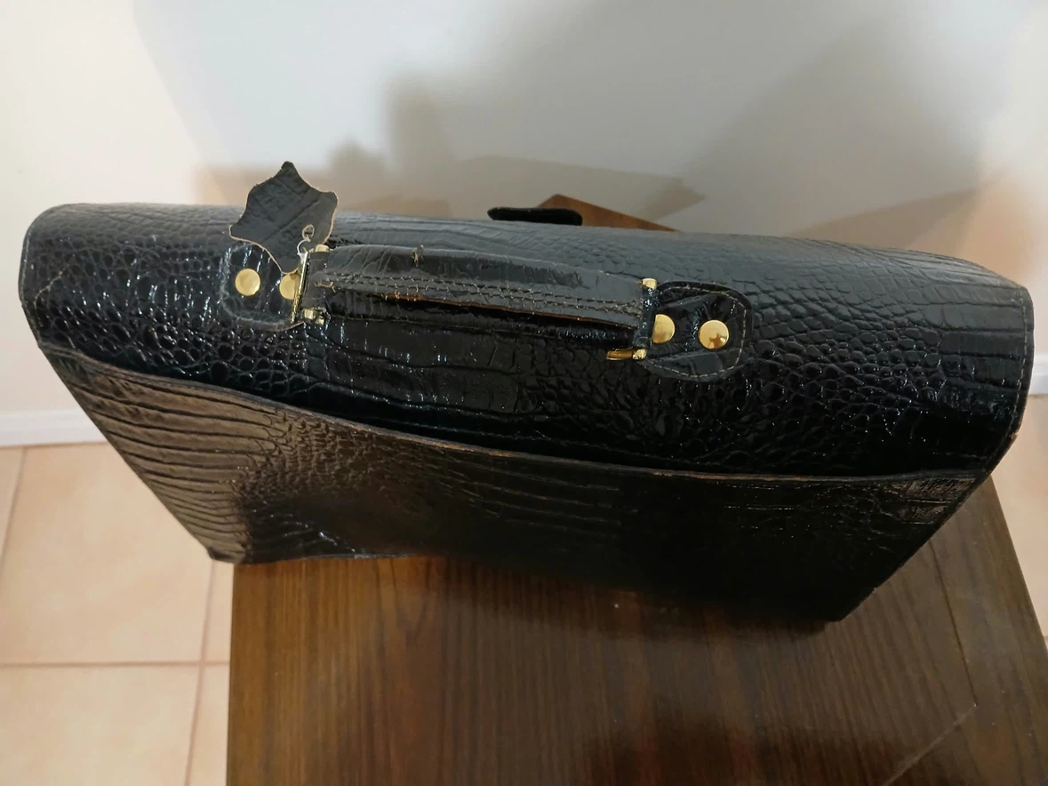 Retro genuine Italian leather briefcase with lock and key - photo 3