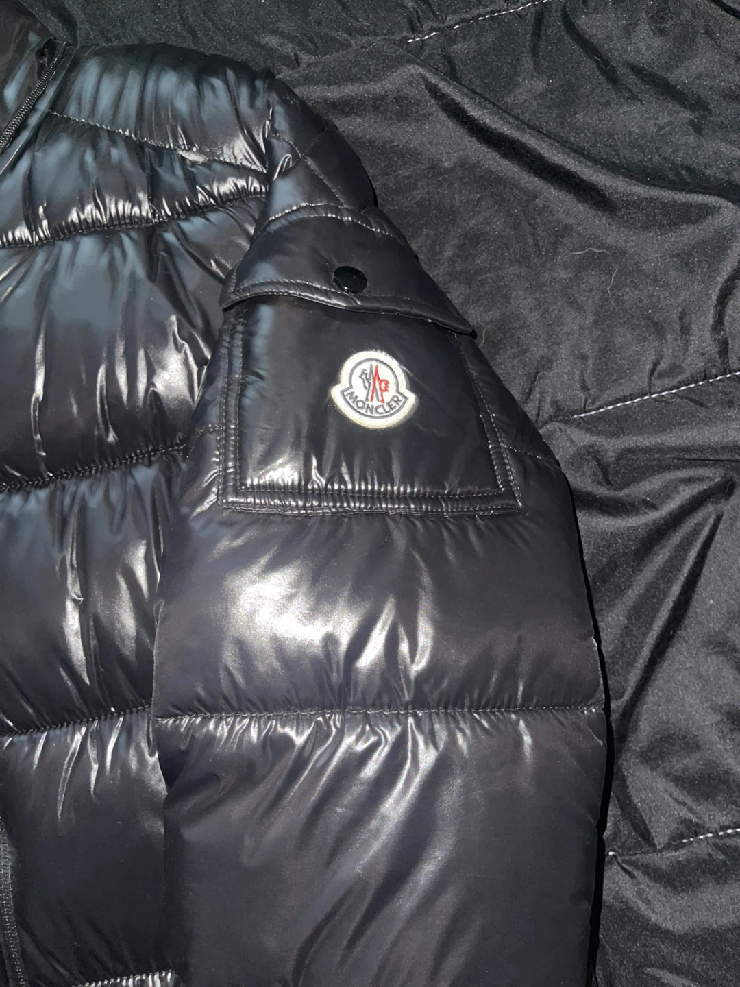 🔥 AUTHENTIC MONCLER JACKET — SIZE LARGE 🔥 - photo 2