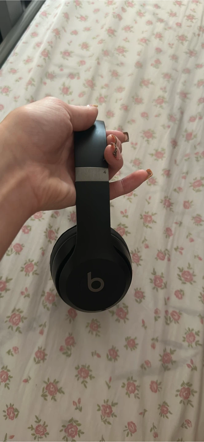 Beats Solo 4